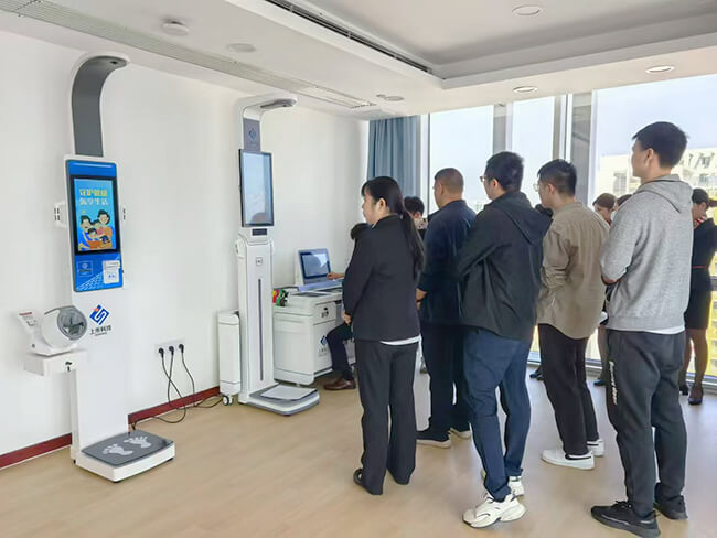 中国联通采购888集团电子游戏智能健康体检一体机